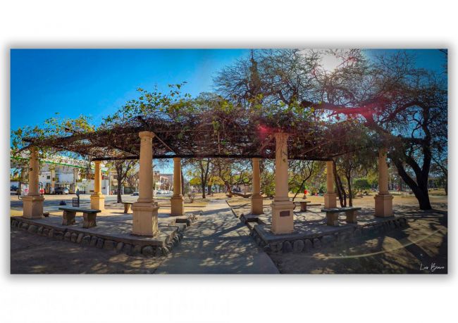 Domingo de plazas y calles vacías  Crédito foto: Luis Bravo