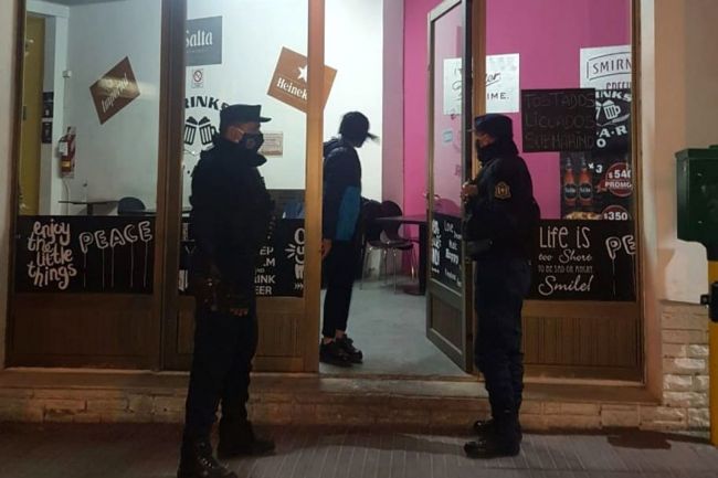 Controles de seguridad y sanitarios