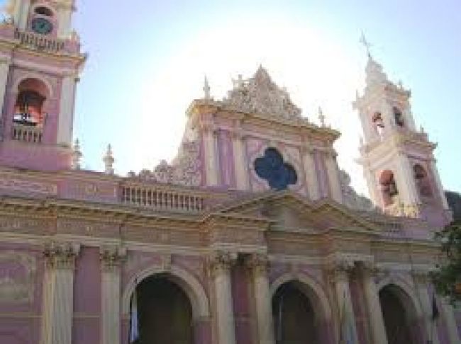 Anunciaron el cierre de la Catedral para evitar aglomeraciones