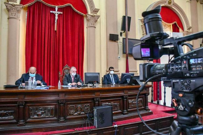 Sesión re mota en el Senado