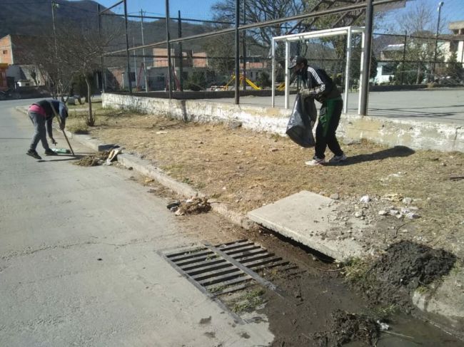 Tareas en limpieza en los barrios