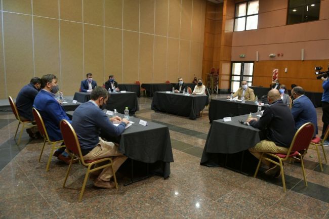 Reunión con referentes de bancos