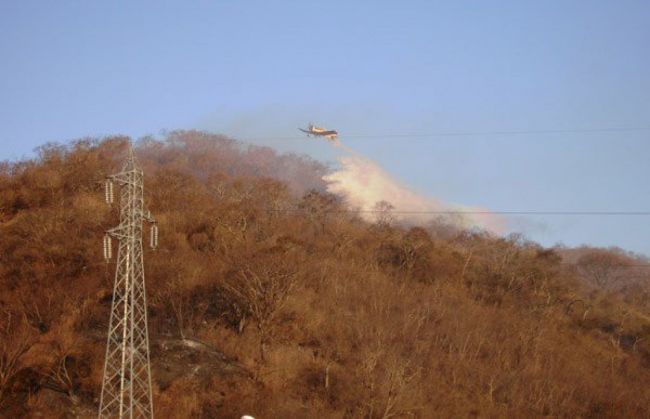 El avión en sus vuelos contra el fuego