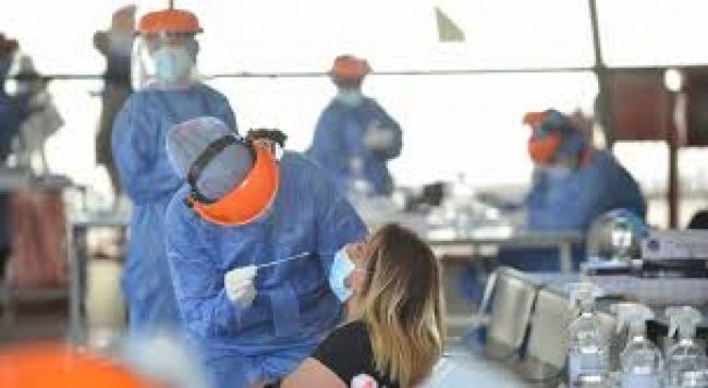 El país superó los 900 mil contagiados