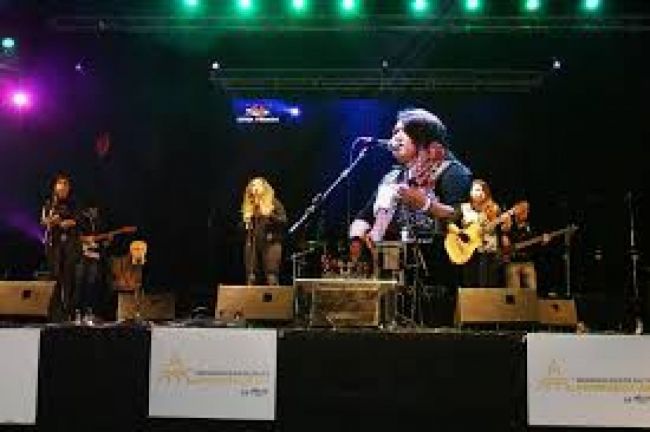 Buscan más participación femenina en los escenarios locales