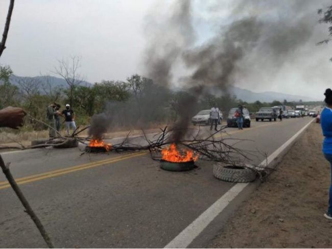 Corte de ruta en Aguaray