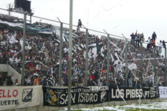 La hinchada cuerva