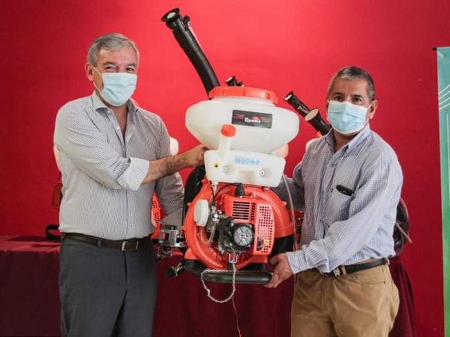Entrega de maquinaria para combatir enfermedades tropicales