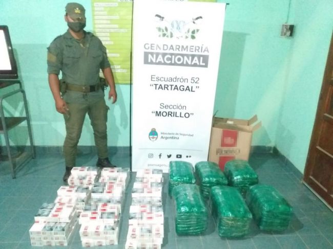 Cigarrillos y hojas de coca