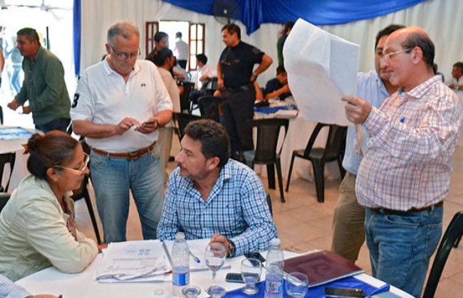 Funcionarios en El Quebrachal