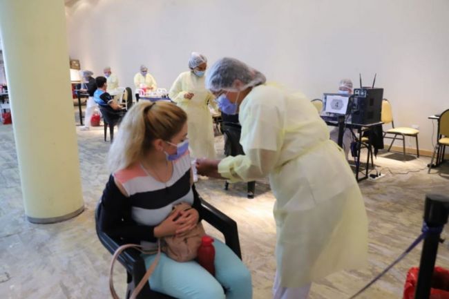 Vacunación a personal de salud