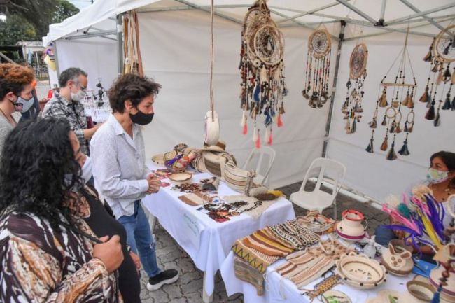 Feria artesanal en Campo Santo