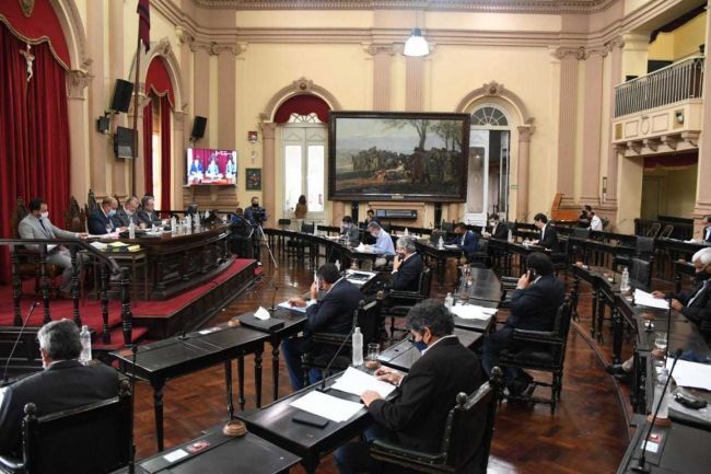La sesión del Senado fue presencial