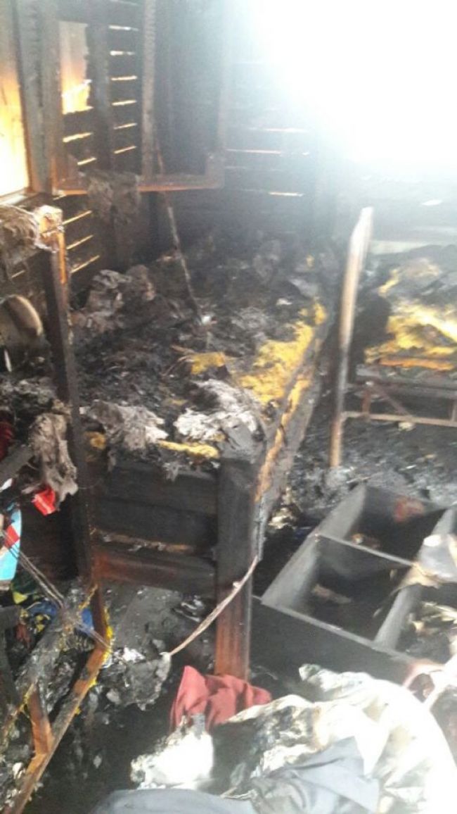 Las llamas consumieron todo en B° Justicia