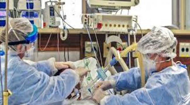 Siguen siendo altos los contagios y los decesos en el país