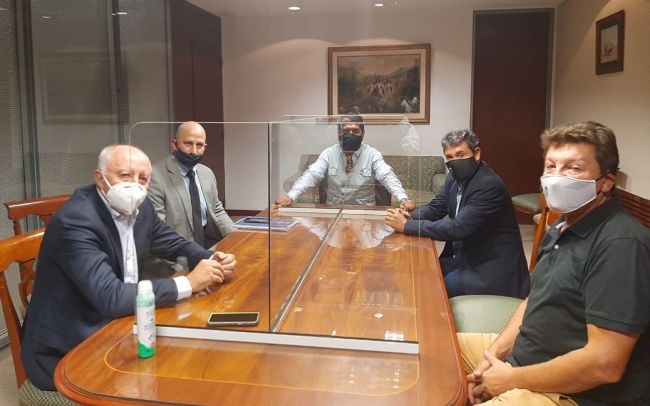 Reunión con autoridades municipales