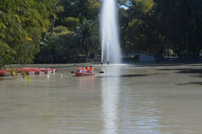 Lago del parque San Martín