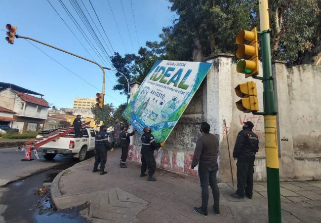 Retiro de cartelería