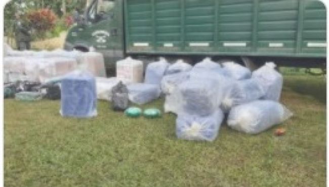 Coca y cigarrillos secuestrados