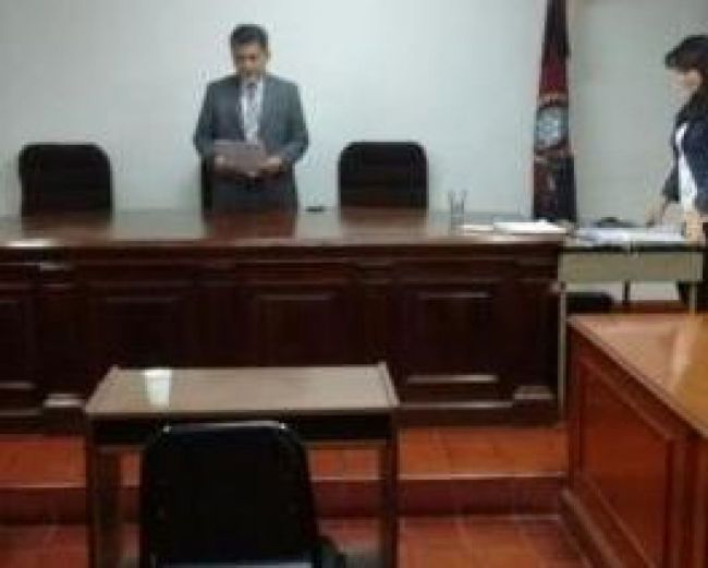 Juicio por homicidio en la cárcel