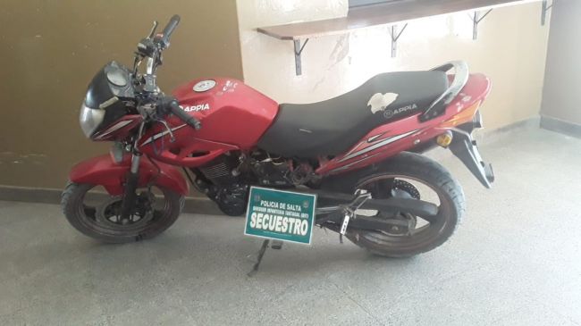 Entre otros objetos se recuperó una moto