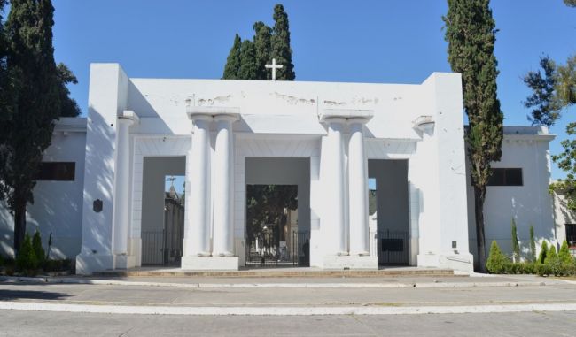 Visitas a cementerios por el día del padre