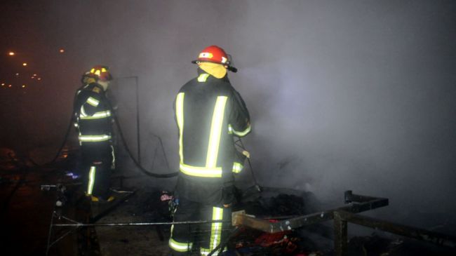 Incendio en la feria de B° Bancario