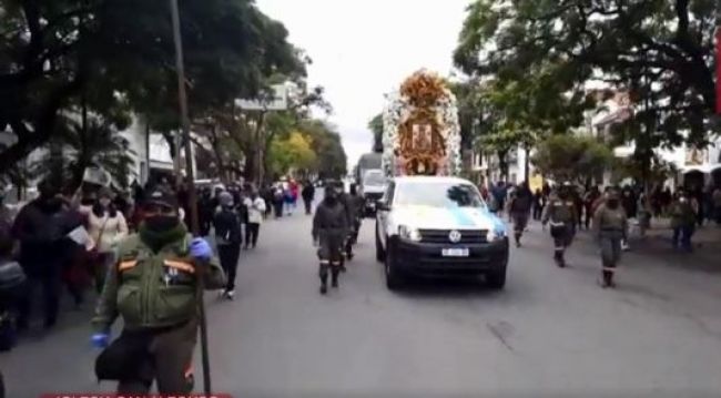 Ni el frío impidió una multitudinaria asistencia a la festividad religiosa