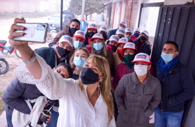 Ceaglio con agentes sanitarios