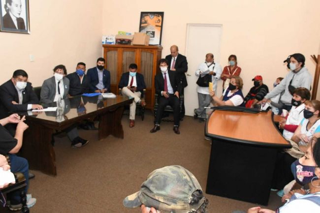 Senadores con docentes autoconvocados