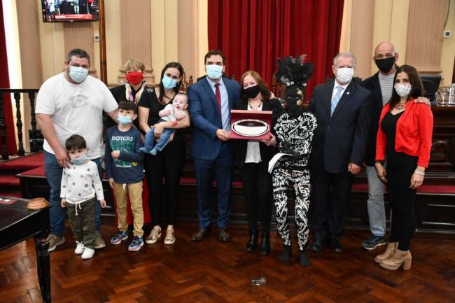 Reconocimiento al Estatuas vivientes de Orán