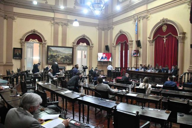 Sesión del Senado en día miércoles
