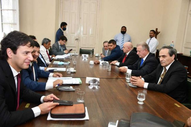 Senadores en la entrevista con García Castiella