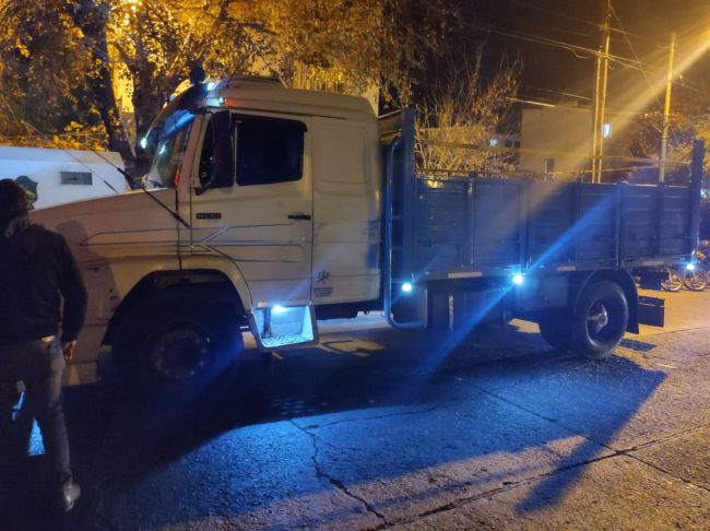 Hinchas y conductor detenidos