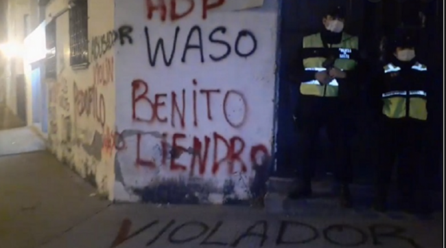 Los vecinos descargaron su furia en las paredes del negocio