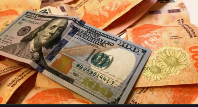 Economistas consideran necesaria una devaluación