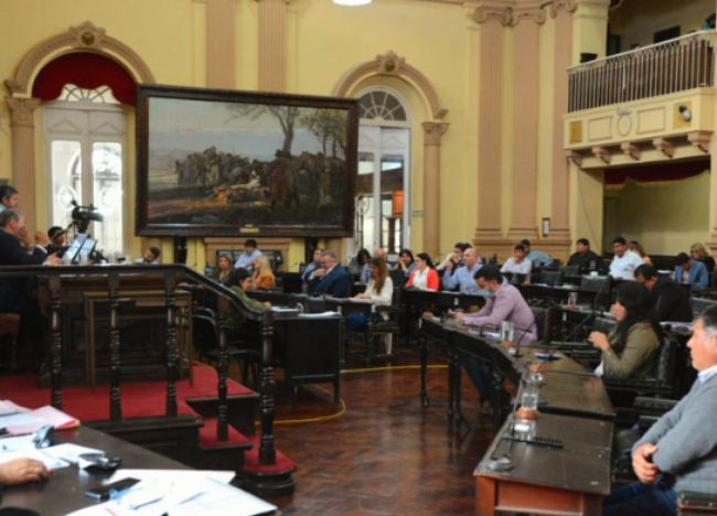 Diputados sesiona este martes