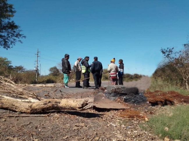 Corte de ruta y cobro de peaje