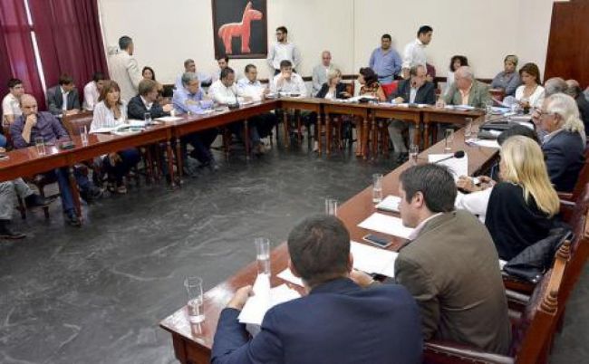 Buscan simplificar el proceso de habilitaciones comerciales