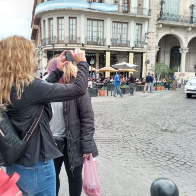 Turistas en el centro de Salta