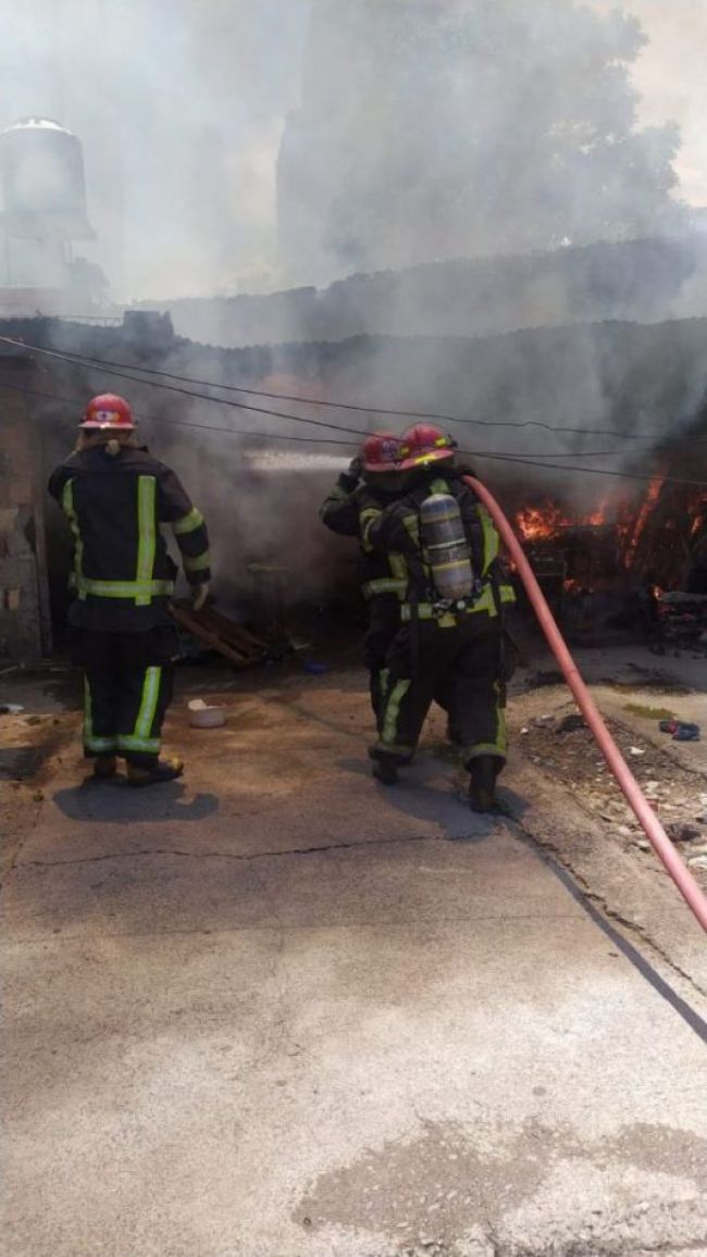 Bomberos en acción
