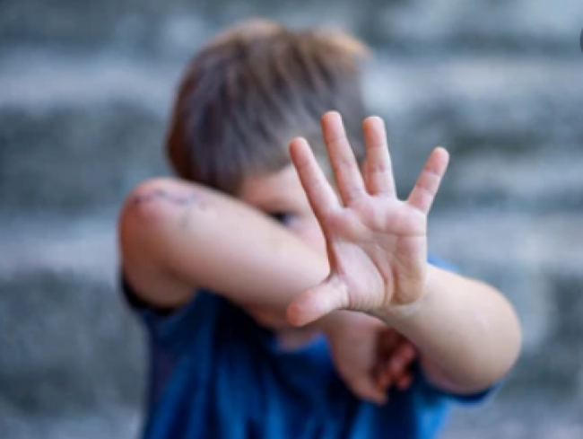 Detenida por golpear salvajemente a su hijo