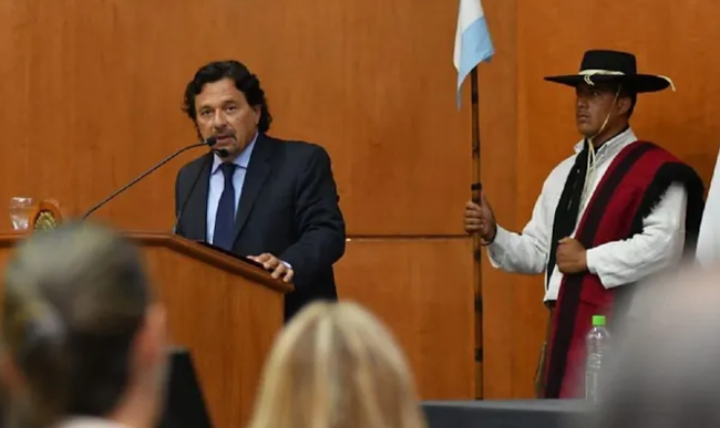 La ley se promulgó mediante decreto 360