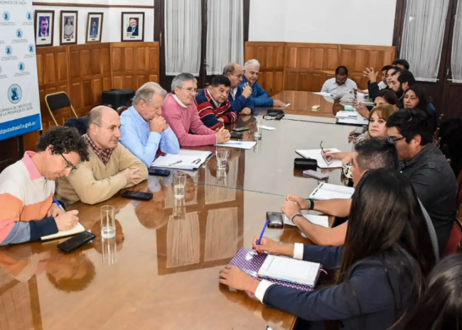 El vicegobernador y legisladores con autoconvocados