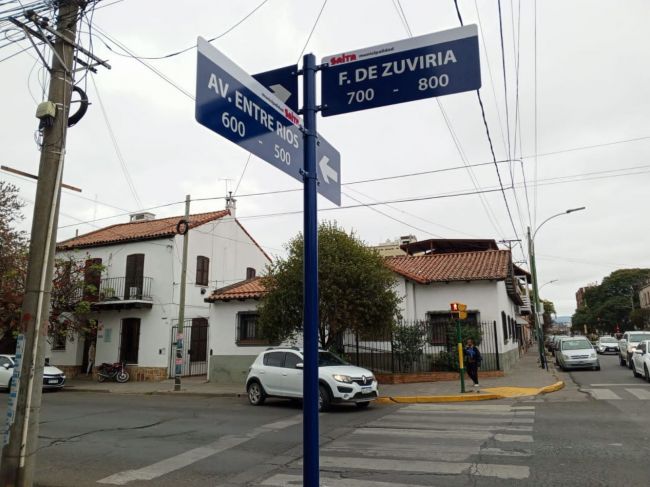 Carteles nomencladores