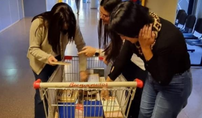 Suelta de libros en Ciudad Judicial