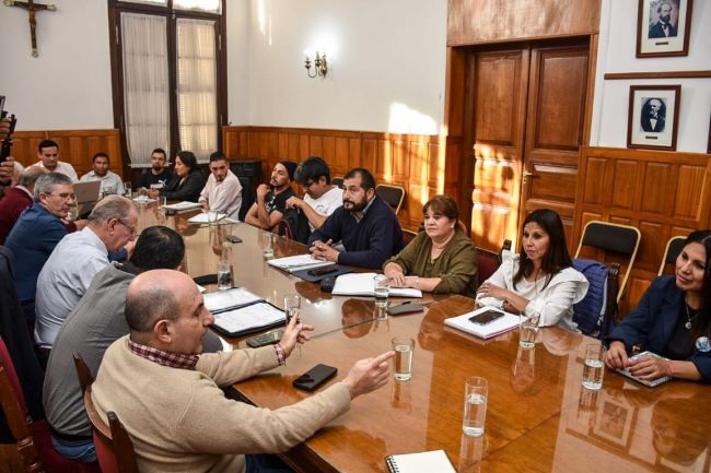 Legisladores y autoconvocados