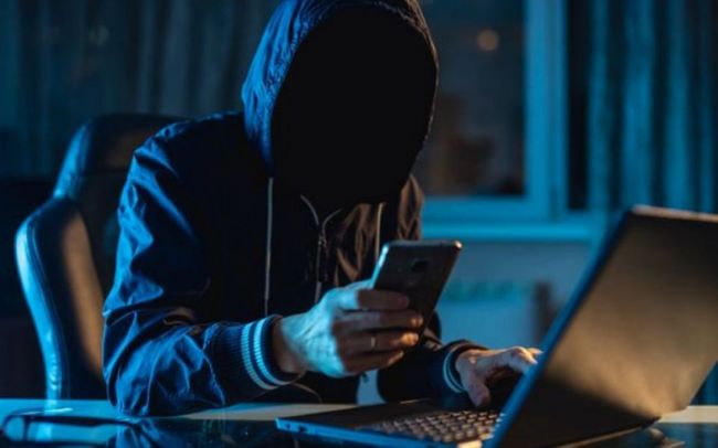 Distribución de pornografía infantil