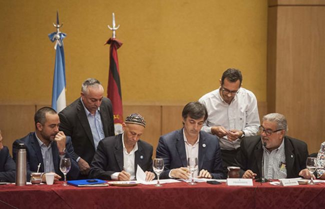 Firma del compromiso federal