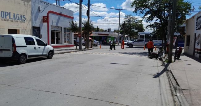 Lomos de burro y cambio de sentido en dos pasajes